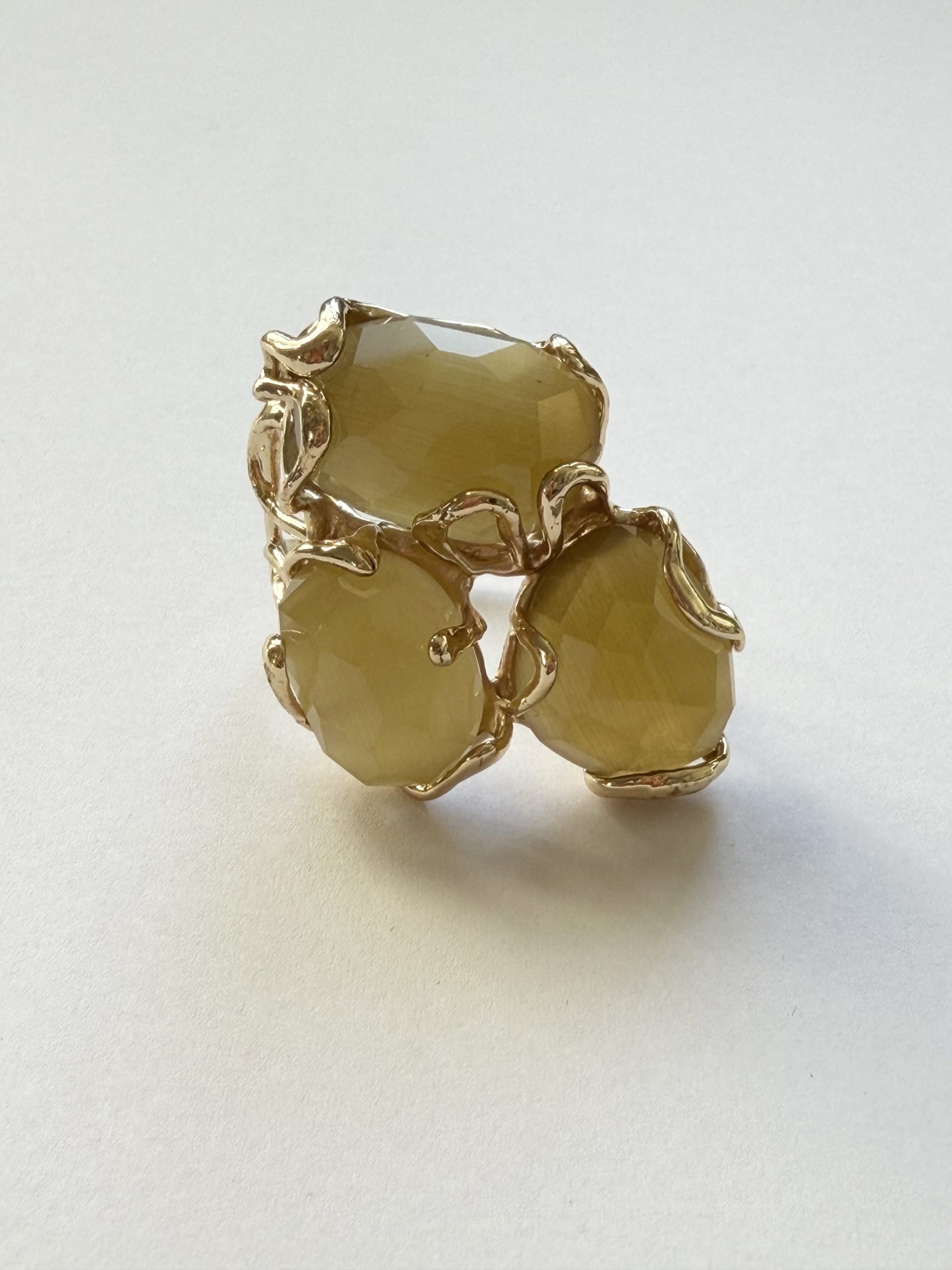 Caramello Ring, Olive-Colored Cat